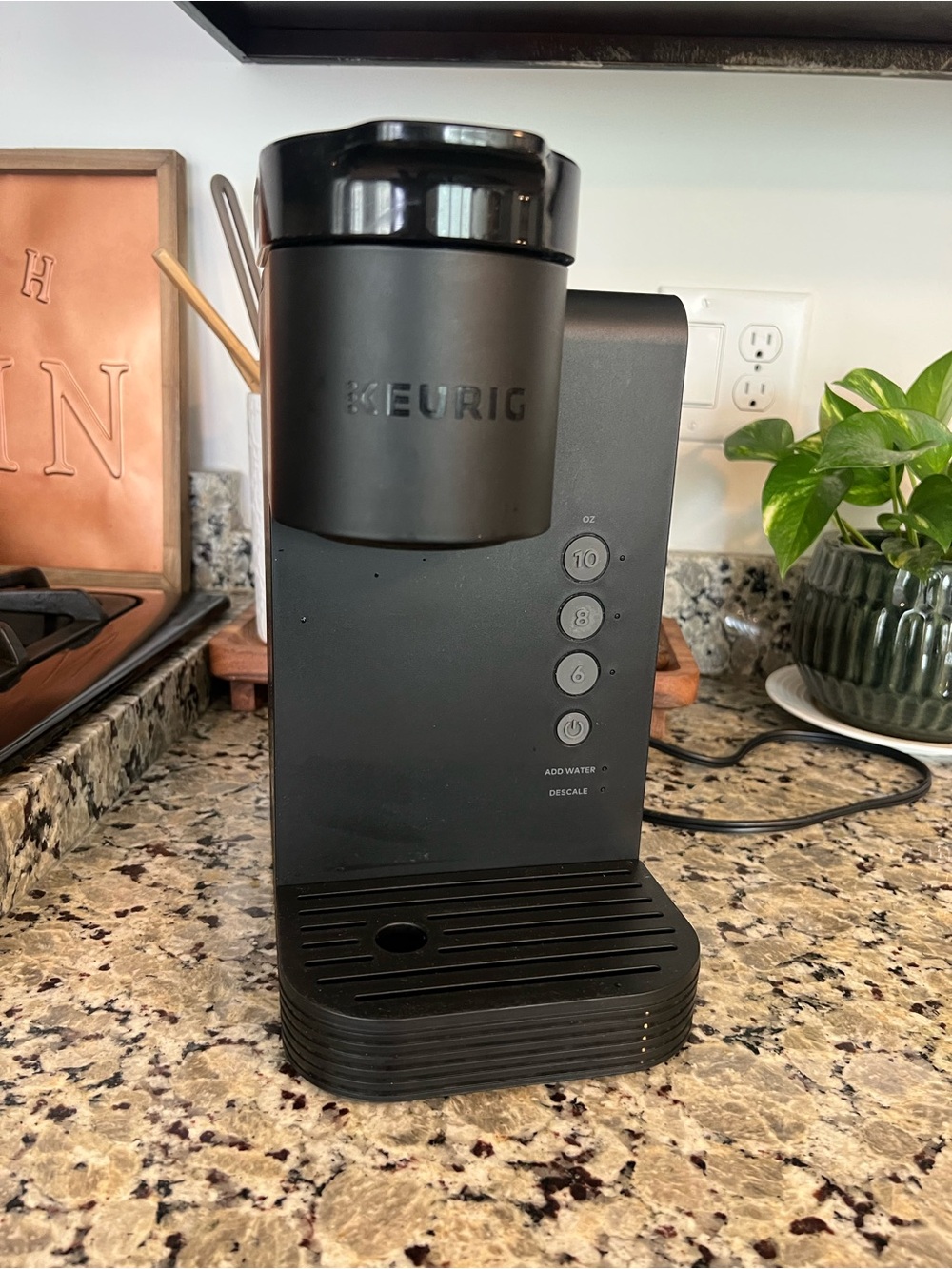 Keurig K Express essentials Single-Serve Coffee Maker in Black